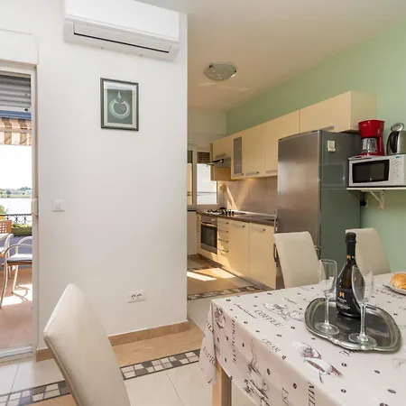 Apartment Vala Batalaza