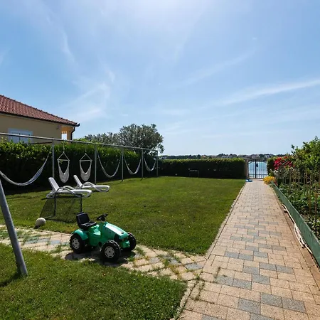 Vala Batalaza Apartment *
