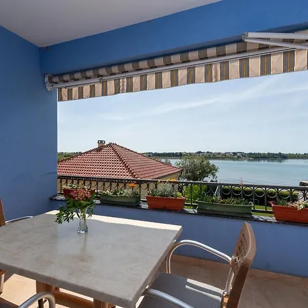 Apartment Vala Batalaza *