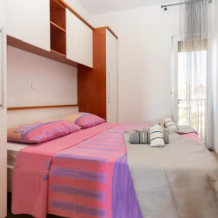 Apartment Vala Batalaza
