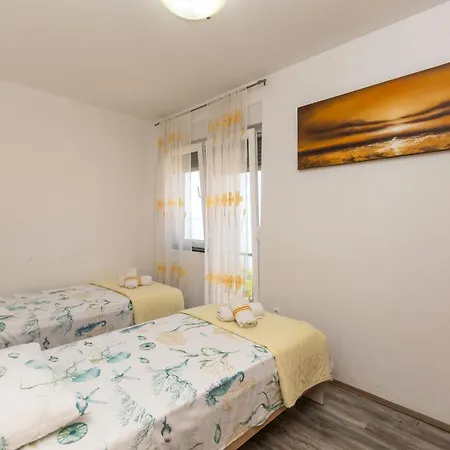 Apartment Vala Batalaza